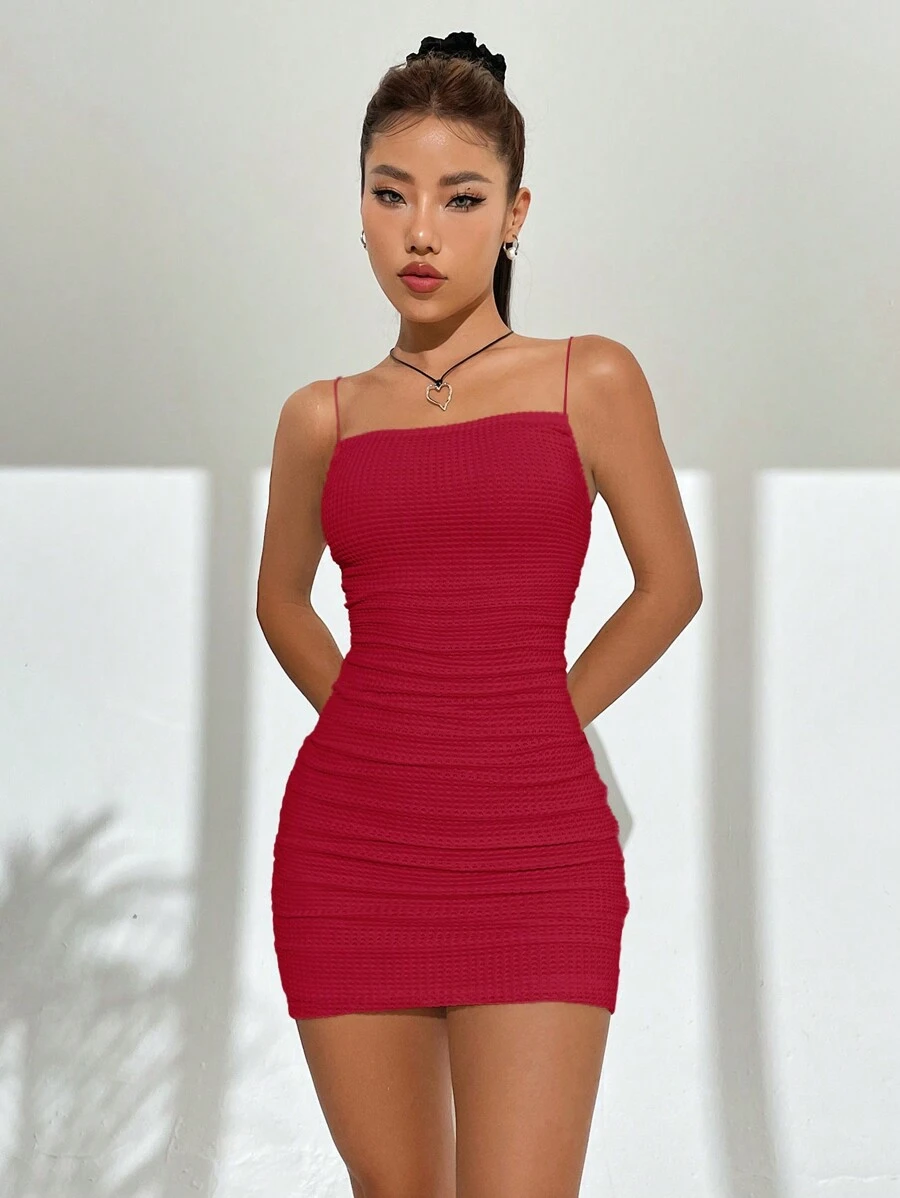 SHEIN EZwear 素色褶邊吊帶洋裝 - 紅色 - 查看 1