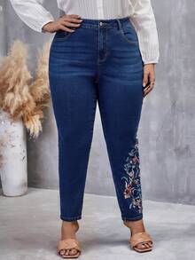 SHEIN LUNE Plus Floral Embroidery Skinny Jeans - Dark Wash - View 8