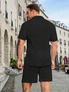 Manfinity Homme Hombres talla grande Camisa unicolor con botón & Shorts - Negro - Ver 2