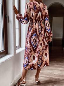 Chiquease 滿版印花燈籠袖高衩洋裝 - 咖啡棕 - 查看 2