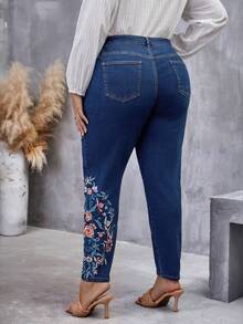 SHEIN LUNE Plus Floral Embroidery Skinny Jeans - Dark Wash - View 2