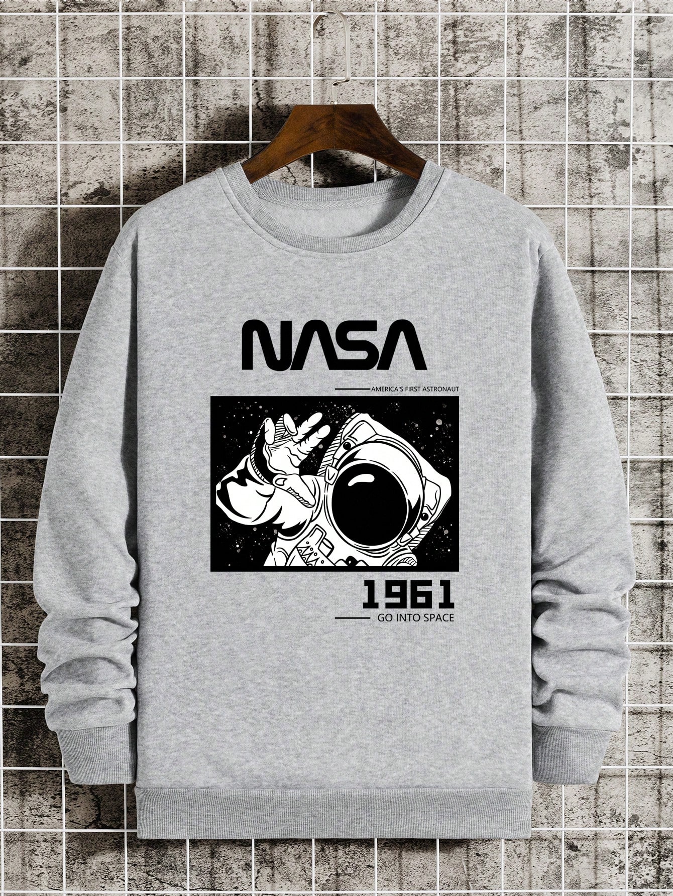 Manfinity Dauomo Men Astronaut & Letter Graphic Thermal Lined Sweatshirt
