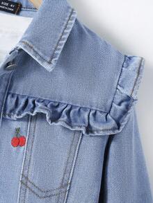 Young Girl 1pc Cherry Embroidery Ruffle Trim Denim Jacket - Light Wash - View 4