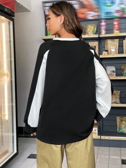 SHEIN Coolane Sudadera con estampado de letra de color combinado de manga raglán