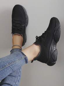 女性時尚舒服的透氣運動鞋(適用於戶外穿戴) - 黑色 - 查看 4