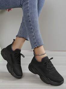 女性時尚舒服的透氣運動鞋(適用於戶外穿戴) - 黑色 - 查看 3