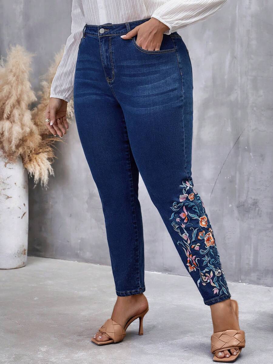 SHEIN LUNE Plus Floral Embroidery Skinny Jeans - Dark Wash - View 1