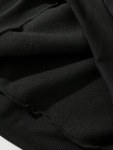 SHEIN 女大童汽車和字母圖案加絨內裏運動衫 - 黑色 - 查看 3