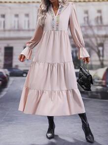 SHEIN Essnce Vestido smock con bordado geométrico de manga con volante bajo con fruncido