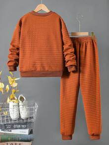 SHEIN 男大童字母貼布衍縫套頭衫和運動褲 - 咖啡棕 - 查看 2