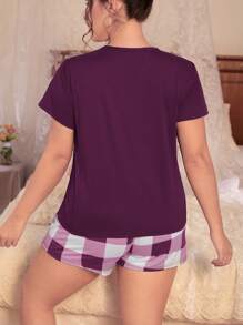 Conjunto de pijama de camiseta y pantalones cortos con bolsillo y parche de estampado a cuadros búfalo talla grande