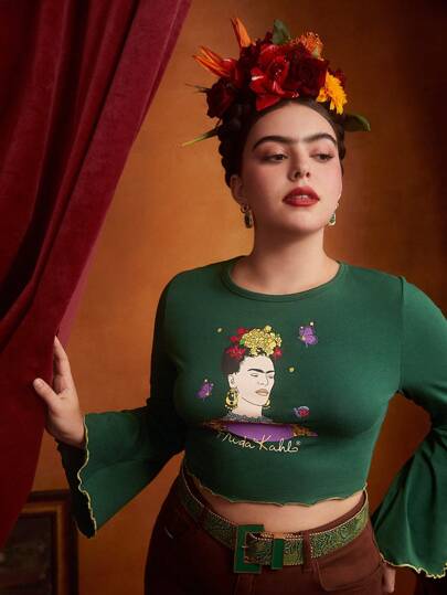Frida Kahlo X SHEIN Talla grande Camiseta con estampado de dibujos animados y letra ribete en forma de lechuga
