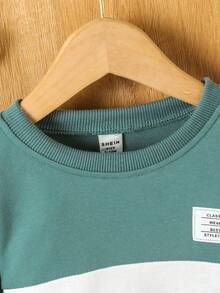 SHEIN Đứa bé gái Đồ họa Chữ cái Khối màu Thả vai Áo nỉ - Nhiều màu - Xem 4