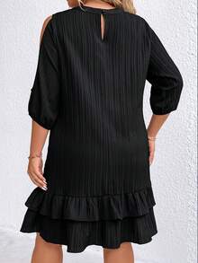 SHEIN Clasi 大碼鎖眼領挖肩荷葉邊洋裝 - 黑色 - 查看 2