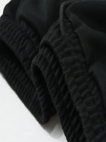 Manfinity Campus Court Hombres Cazadora con estampado de letra de color combinado de hombros caídos con pantalones deportivos sin capucha