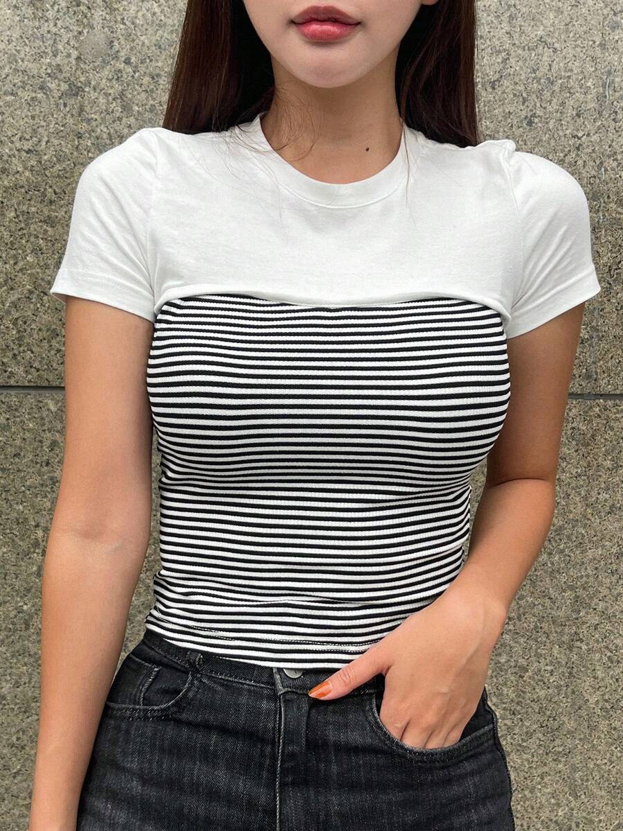 DAZY 條紋印花T恤 - 黑與白 - 查看 1