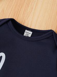 SHEIN 三件套：字母印花帽子、手套和长袖连体衣，婴儿通用，保暖