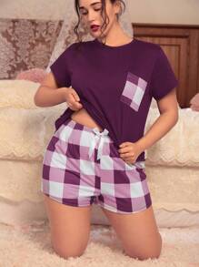 Conjunto de pijama de camiseta y pantalones cortos con bolsillo y parche de estampado a cuadros búfalo talla grande