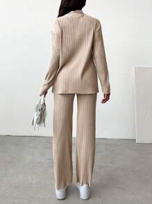 EURMUSE Bộ đồ 2 món áo thun dài tay cổ cao trễ vai màu trơn và quần thường ngày cho nữ - Màu be - Xem 3