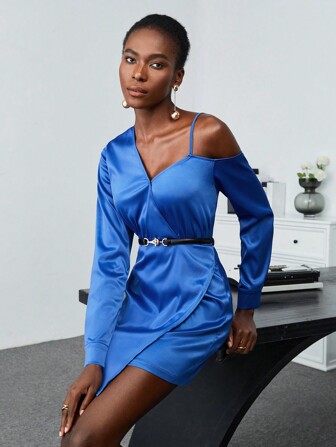 BizChic Asymmetrisk Nacke Omlott Klänning med Fåll utan Bälte