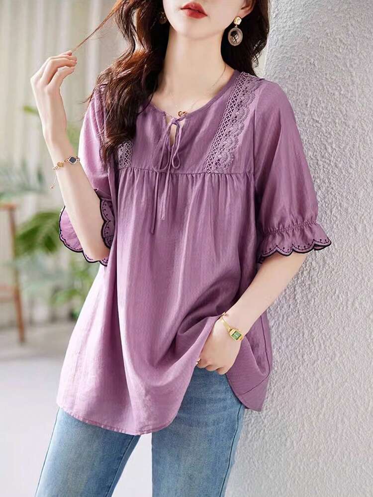 Blusa con encaje en contraste de cuello con cordón de manga con volante - Morado - Añade 3