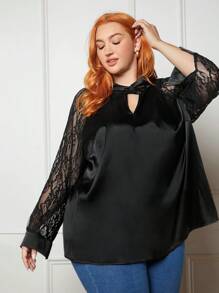 SHEIN CURVE+ 大碼扭結鎖眼領蕾絲插肩袖緞面襯衫 - 黑色 - 查看 2