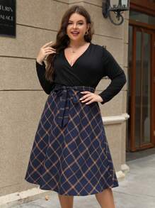 Nemidor 加大洋裝 - 黑色 - 查看 1