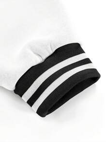 Manfinity LEGND 超大号男士拼色校队夹克，带口号、和图形印花、条纹饰边、说唱歌手、长袖、外出、棒球夹克 - 黑與白 - 查看 7