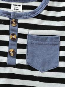 SHEIN Vintaside Kids Bebé niño Camiseta de rayas con parche con bolsillo & Pantalones con cordón delantero
