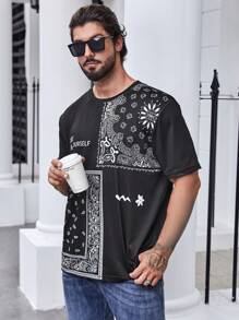 Manfinity Homme 男士大码佩斯利絲巾圖案T恤 - 彩色 - 查看 3