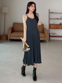 DAZY 素色百褶下擺吊帶洋裝不帶上衣 - 黑色 - 查看 6