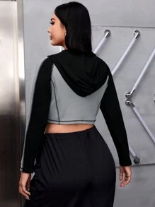 SHEIN EZwear Plus Letter Patched Detail Contrast Panel Crop Sweatshirt - Multicolor - View 2