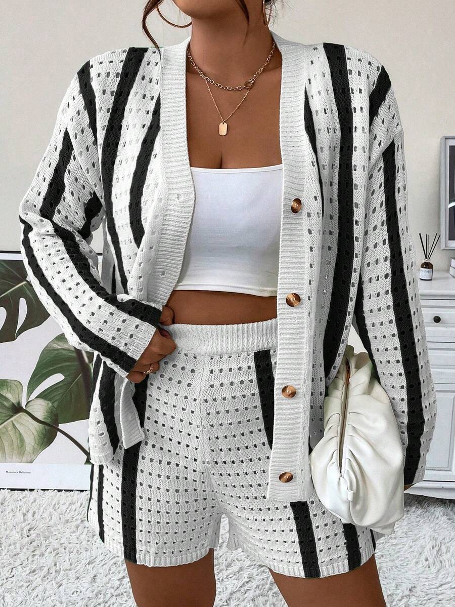 Calvaya 大碼條紋圖案落肩袖鏤空開襟衫和針織短褲 - 黑與白 - 查看 1