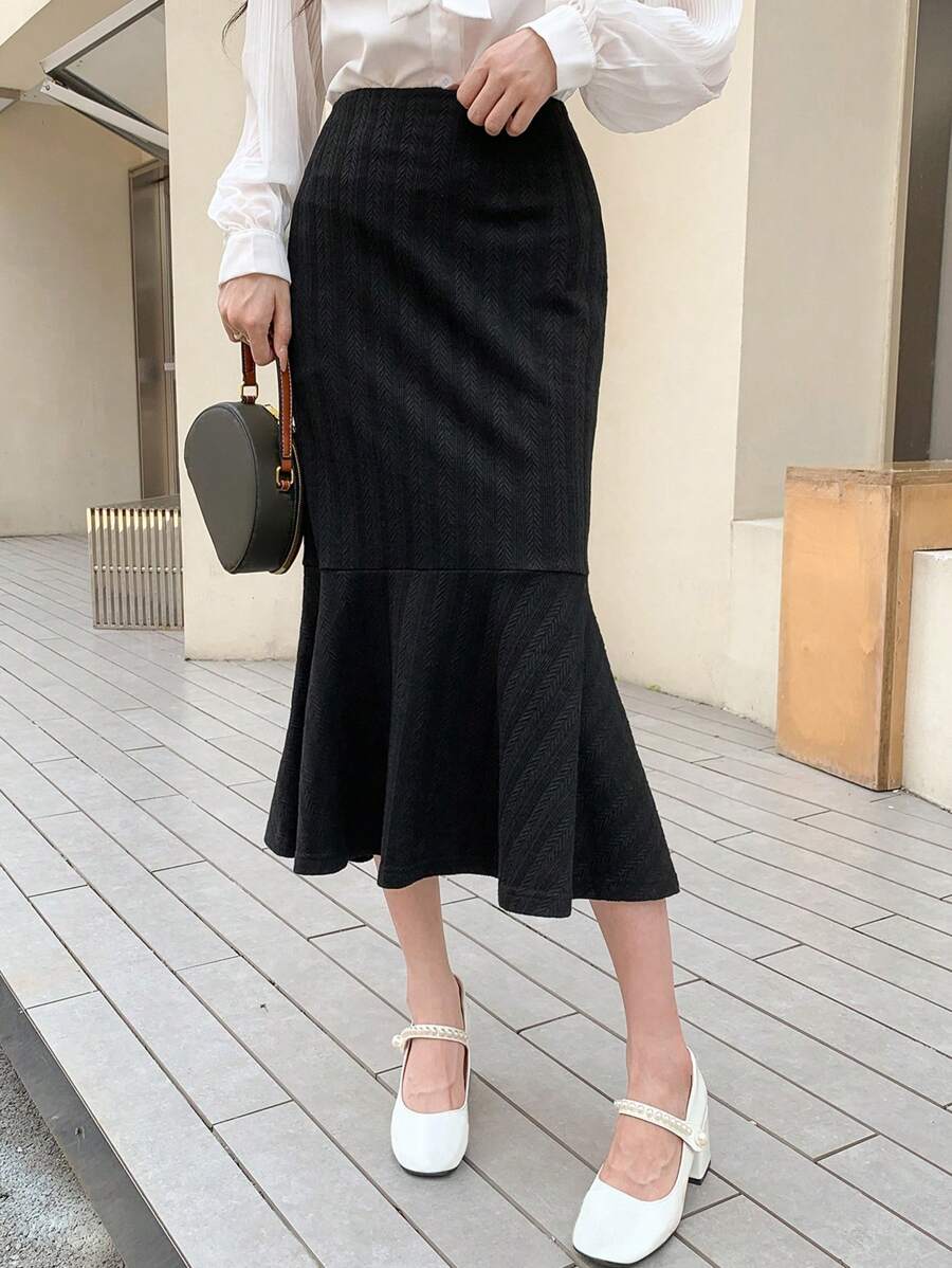 DAZY Solid Mermaid Hem Skirt - Black - View 1