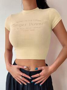 DAZY Camiseta crop con bordado de letra de cuello alto - Amarillo - Ver 3