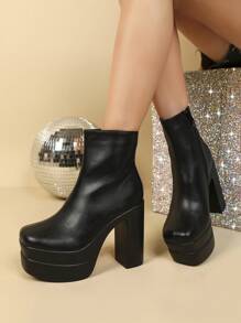 2025秋冬季女士时尚靴子，搭配秋装、连帽衫和厚底高跟鞋，尽显女性魅力。 - 黑色 - 查看 2