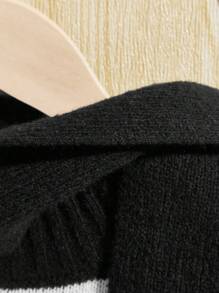 SHEIN 男大童條紋圖案套頭毛衣附披肩 - 黑與白 - 查看 3