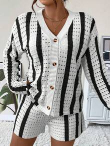 Calvaya 大碼條紋圖案落肩袖鏤空開襟衫和針織短褲 - 黑與白 - 查看 4