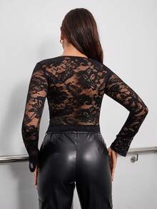 Aveloria Sweetheart Neck Knot Front Lace Top - Black - View 2