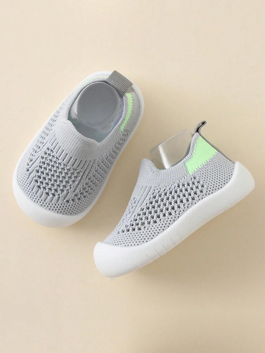 1 Pair Unisex Kids' Soft Bottom Anti-slip Breathable Mesh Walking Shoes - Grey - View 1