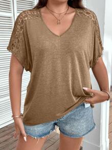 SHEIN Clasi Talla grande Camiseta unicolor con encaje en contraste