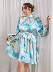 SHEIN Privé 大碼大理石圖案小高領燈籠袖繫腰帶洋裝 - 藍色 - 查看 3