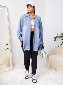 SHEIN EZwear Hơn Đã vá Túi Cắt Thô Curved Hem Áo denim - Màu xanh lam - Xem 4