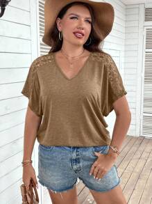 SHEIN Clasi Talla grande Camiseta unicolor con encaje en contraste