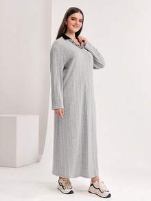 Mulvari 大碼字母圖案落肩袖洋裝 - 灰色 - 查看 4