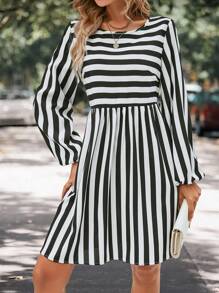 SHEIN Privé Striped Print Lantern Sleeve Dress - Black and White - View 3