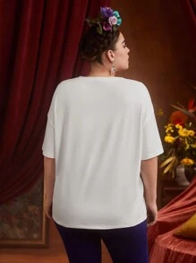 Frida Kahlo X SHEIN Plus Figure & Letter Graphic Drop Shoulder Tee - White - View 2