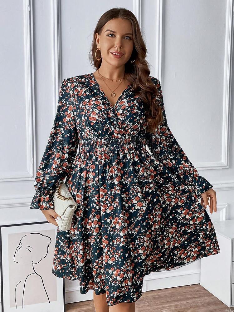 Plus Ditsy Floral Print Flare Sleeve Dress