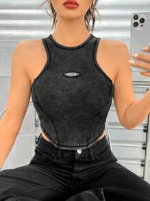 SHEIN Coolane 字母補丁細節弧形下擺背心上衣 - 黑色 - 查看 6