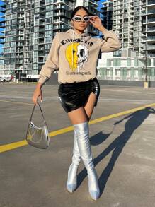 SHEIN SXY Áo hoodie dây rút có họa tiết đầu lâu & chữ cái - Màu be - Xem 4